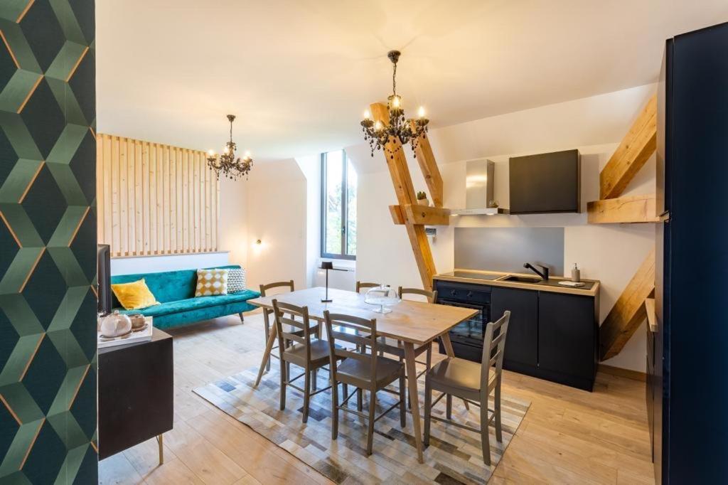 Chambres Au Chateau Du Mouillat Saint-Clair-de-la-Tour エクステリア 写真